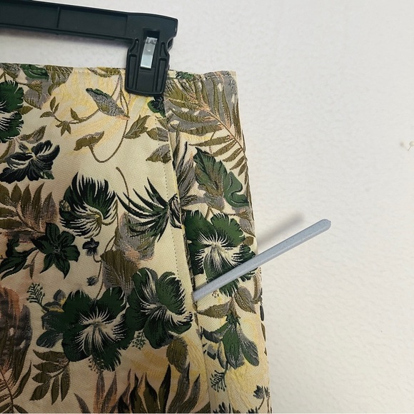 Urban Outfitters Floral Embroidered Textured Pelmet Mini Skirt Medium Green - Picture 6 of 10